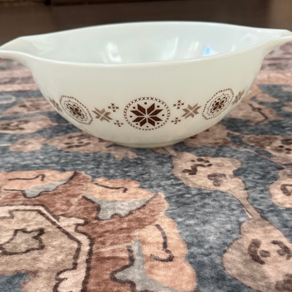Pyrex 4 Quart Town and Country Mixing Bowl - Picture 1 of 6